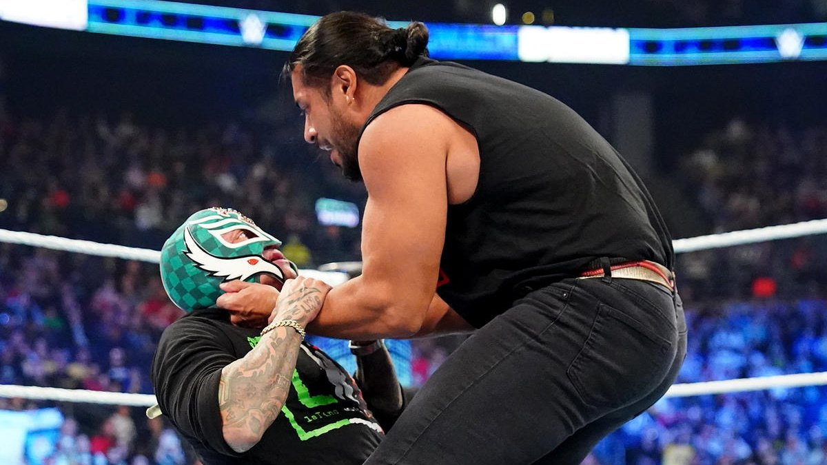 SmackDown Star Reflects On Rey Mysterio History Of People Turning On Him
