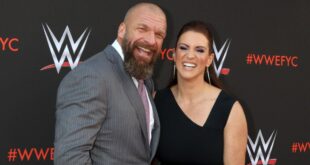 triple-h-mentions-stephanie-mcmahon-&-reacts-to-fan-art