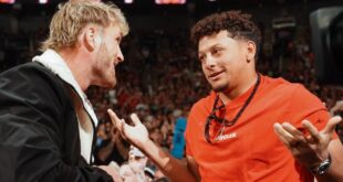 why-patrick-mahomes-was-booked-as-a-heel-on-wwe-raw-revealed